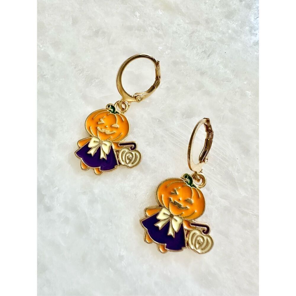 Halloween trick-or-treat jack-o’-lantern and dangle earrings 